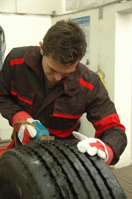 IBZ - prořezání pneu